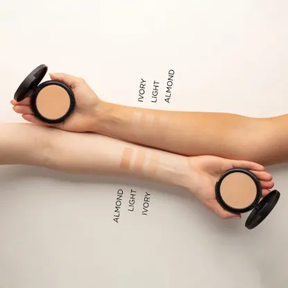 ANNEMARIE BÖRLIND COMPACT MAKE-UP LIGHT